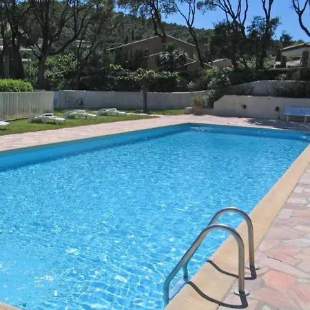 Domaine Baie De Pramousquier Le Lavandou